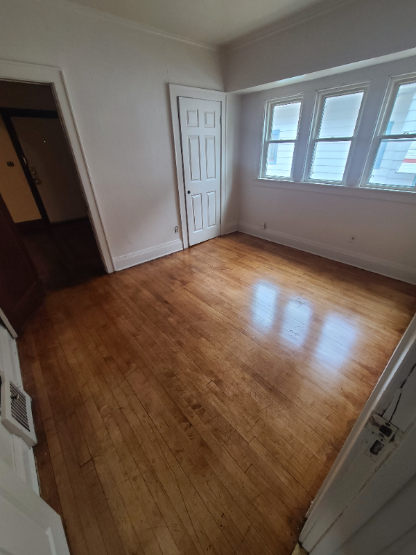 4358 N 17th St - Photo 3 of 5