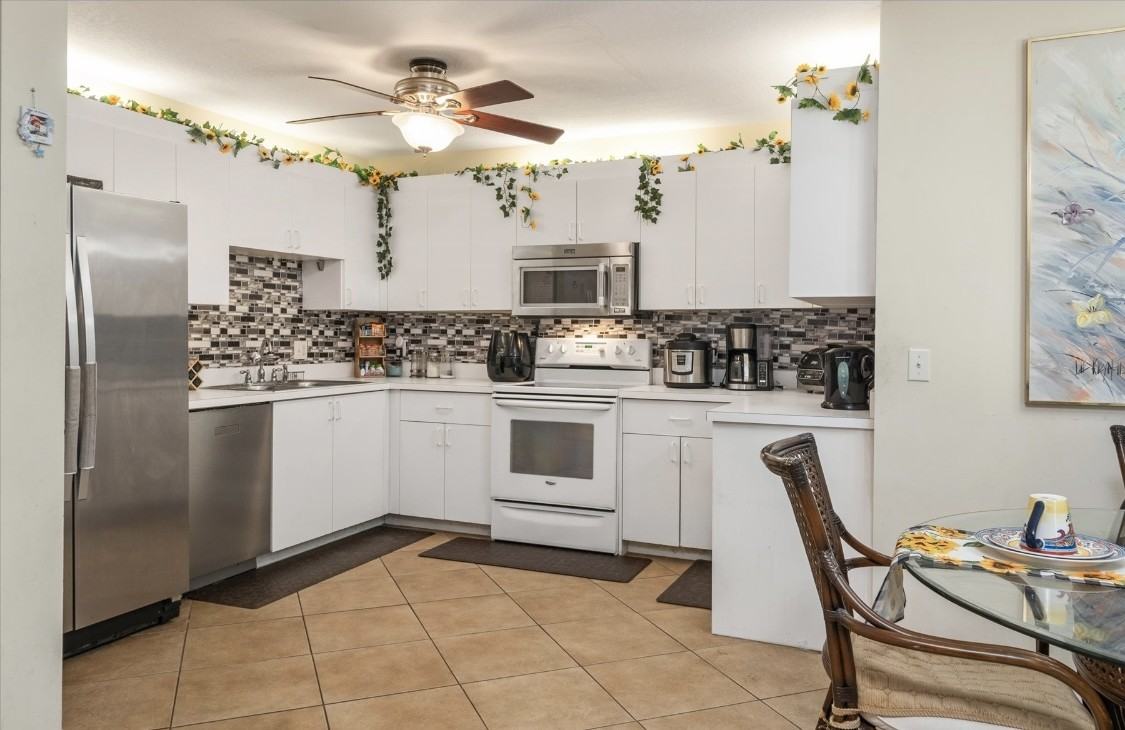 1536 N Lawnwood Cir #3 - Photo 3 of 18