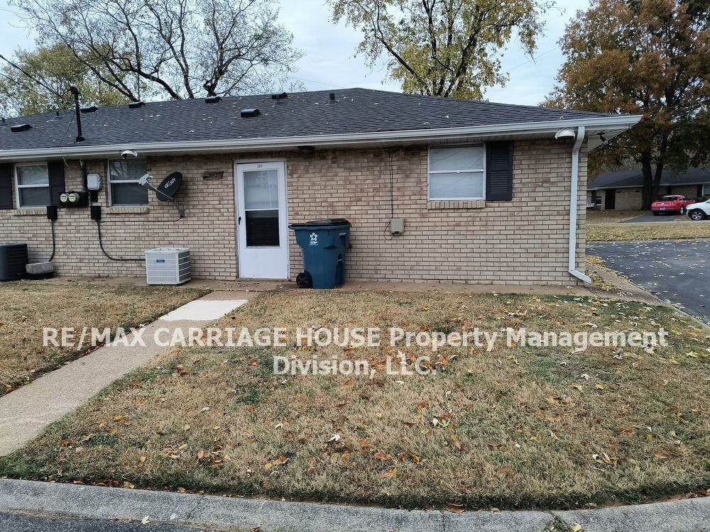 380 Monaco Dr - Photo 2 of 13