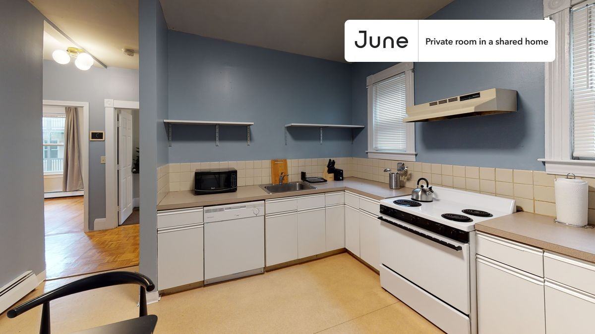 Calumet St #C - Photo 2 of 9