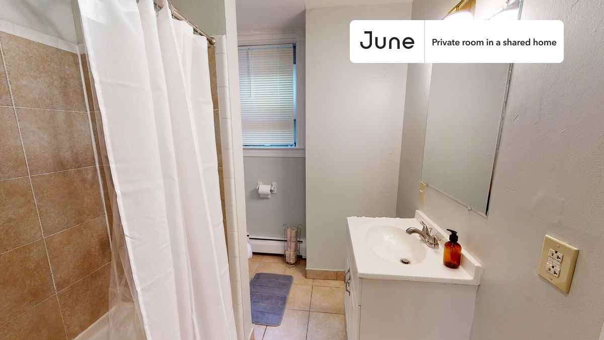 Calumet St #C - Photo 6 of 9