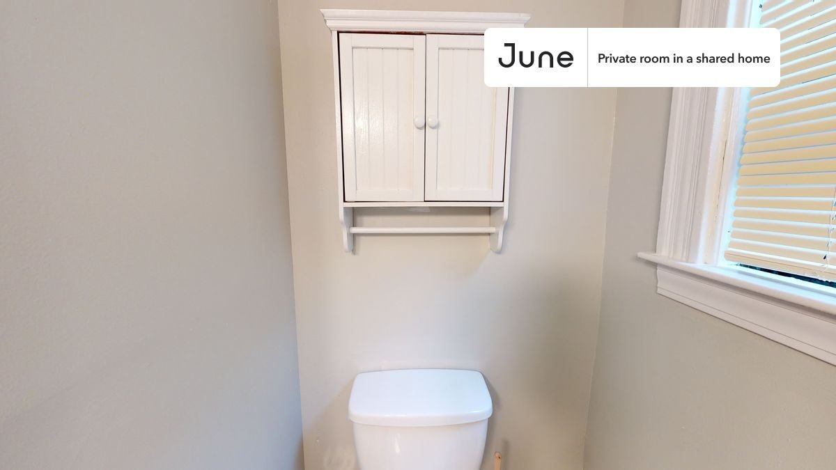 Calumet St #C - Photo 7 of 9