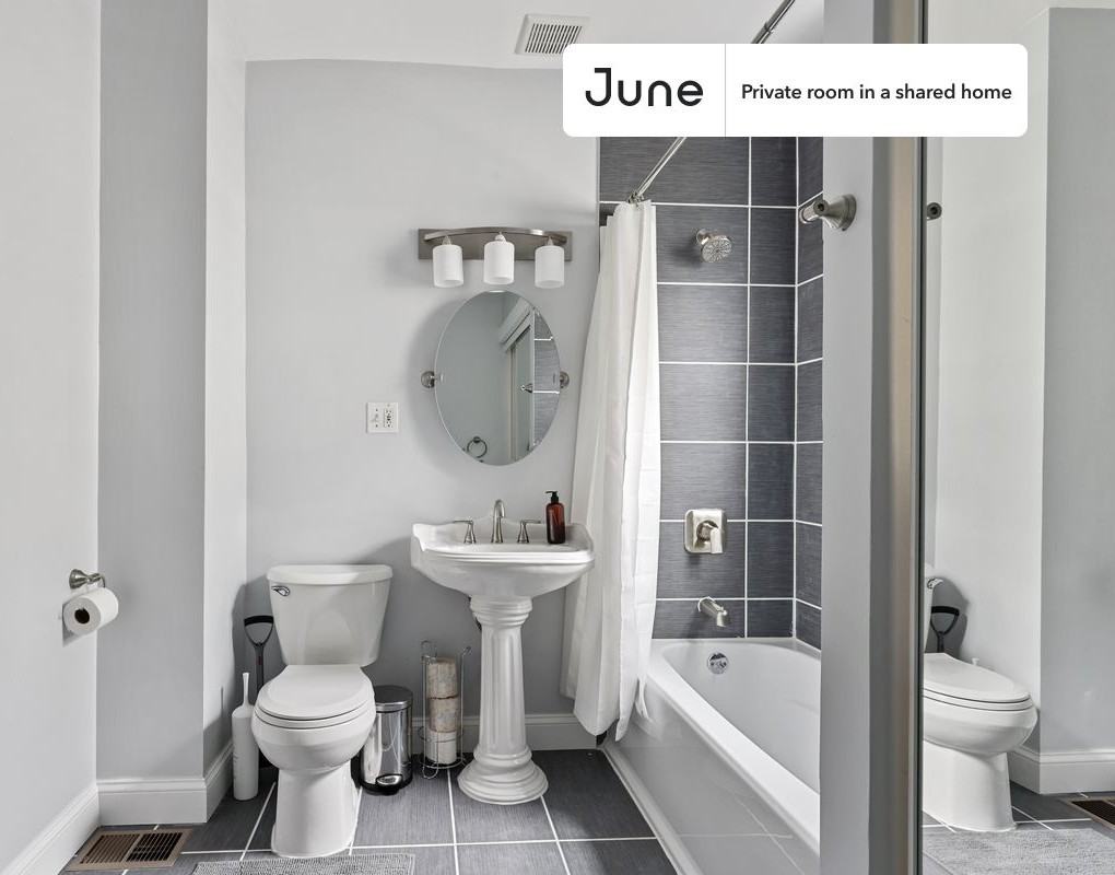 368 Park St #B - Photo 6 of 11