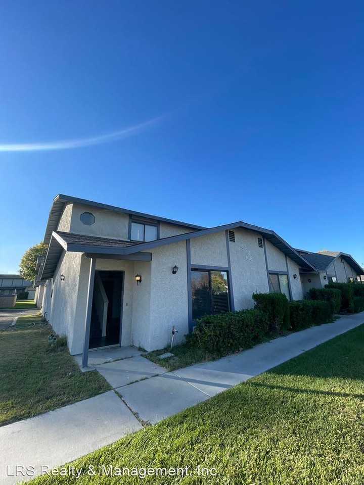 43415 20th Street West - Photo 2 of 38