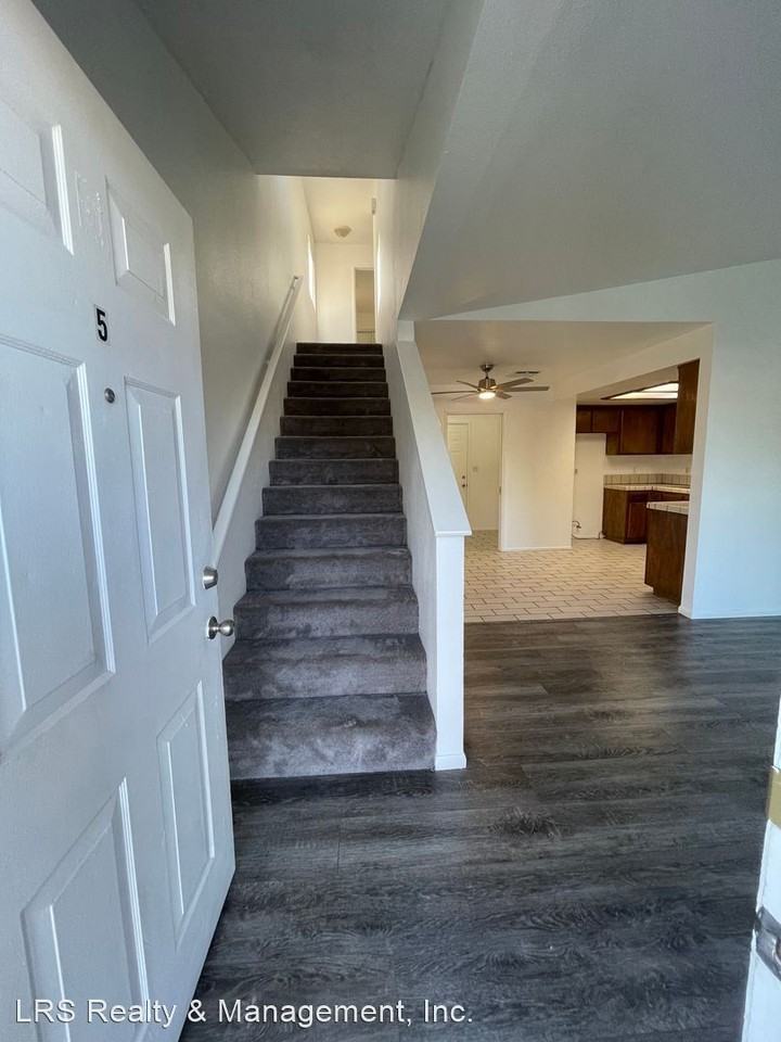 43415 20th Street West - Photo 3 of 38