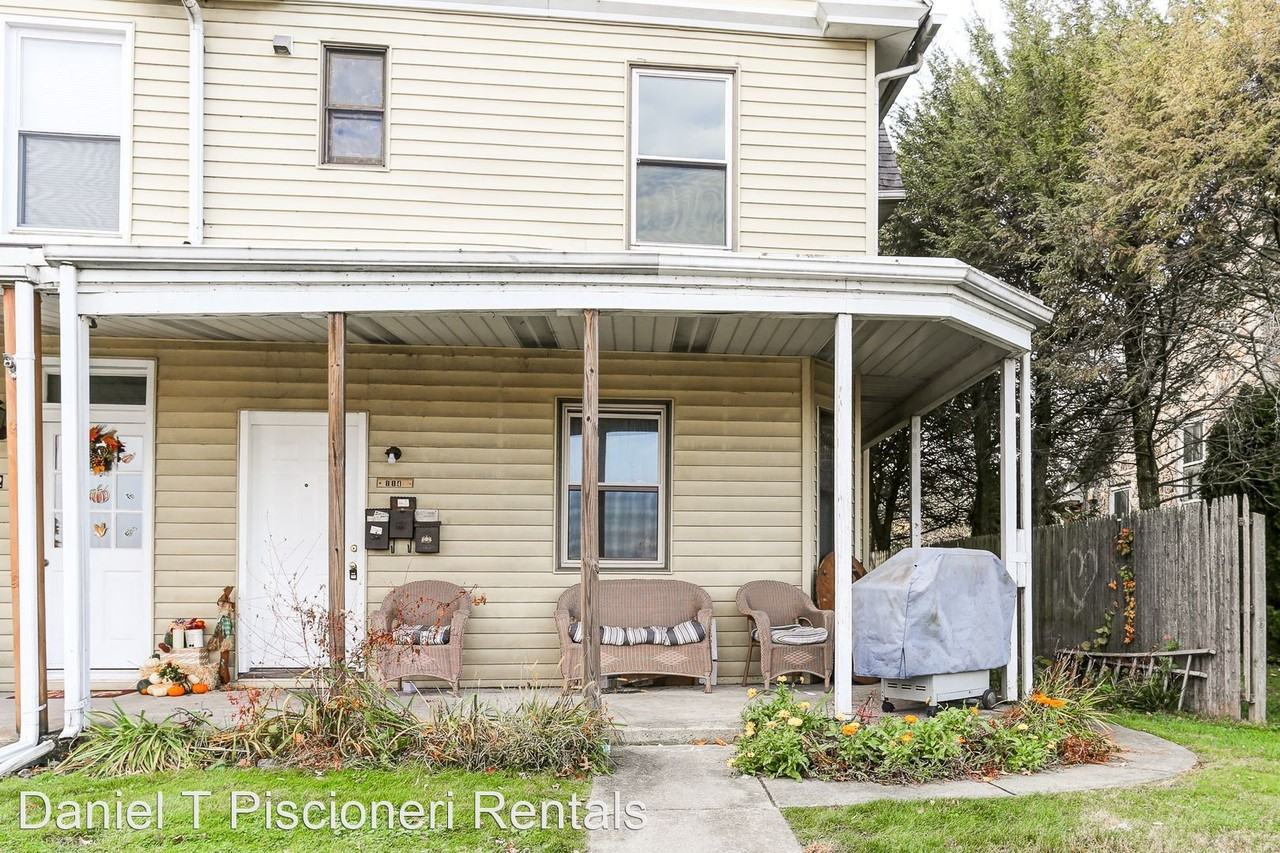 114 N Front Street - Photo 3 of 15