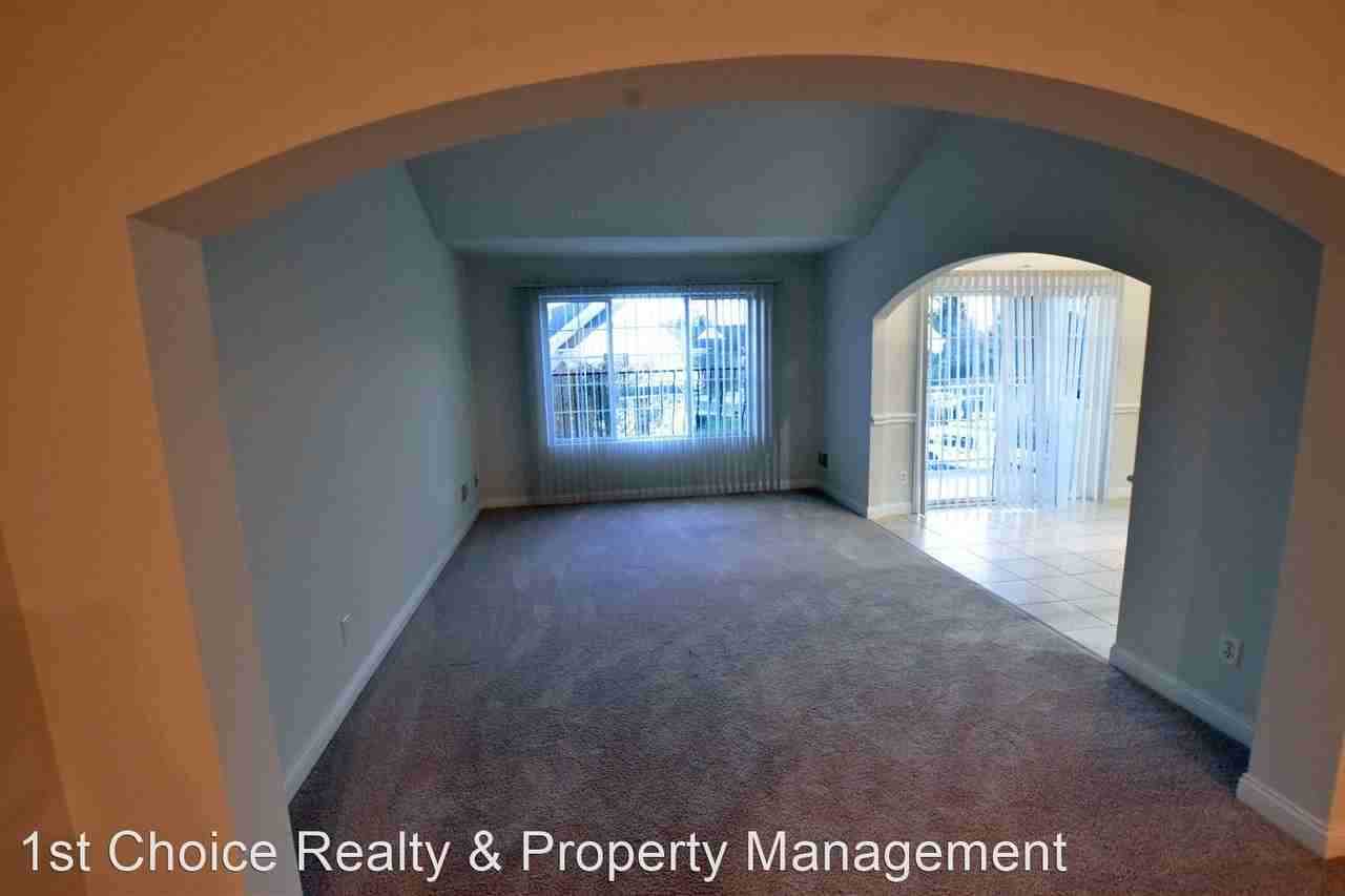 54222 E Annsbury Cir #8-1 - Photo 3 of 30