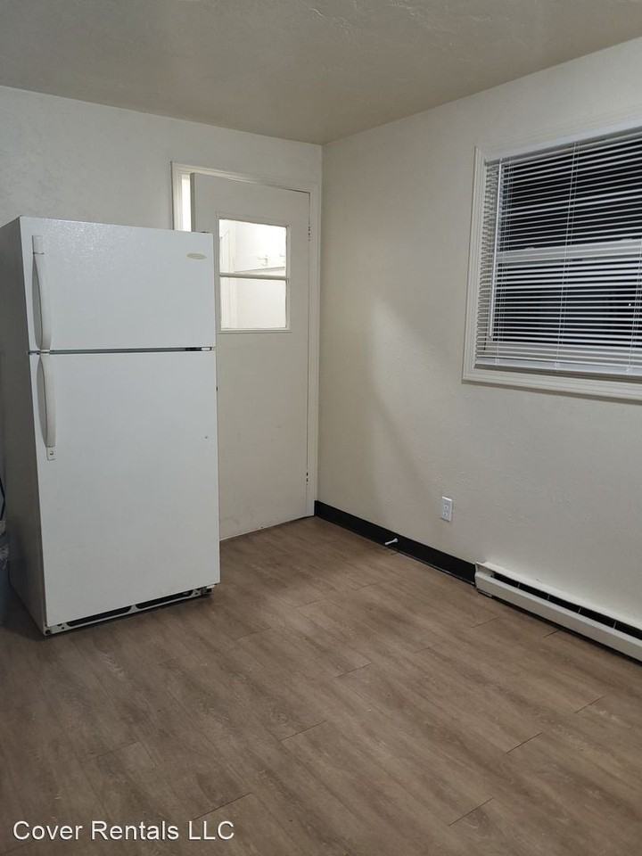 1119, 1121 Eastman - Photo 3 of 11