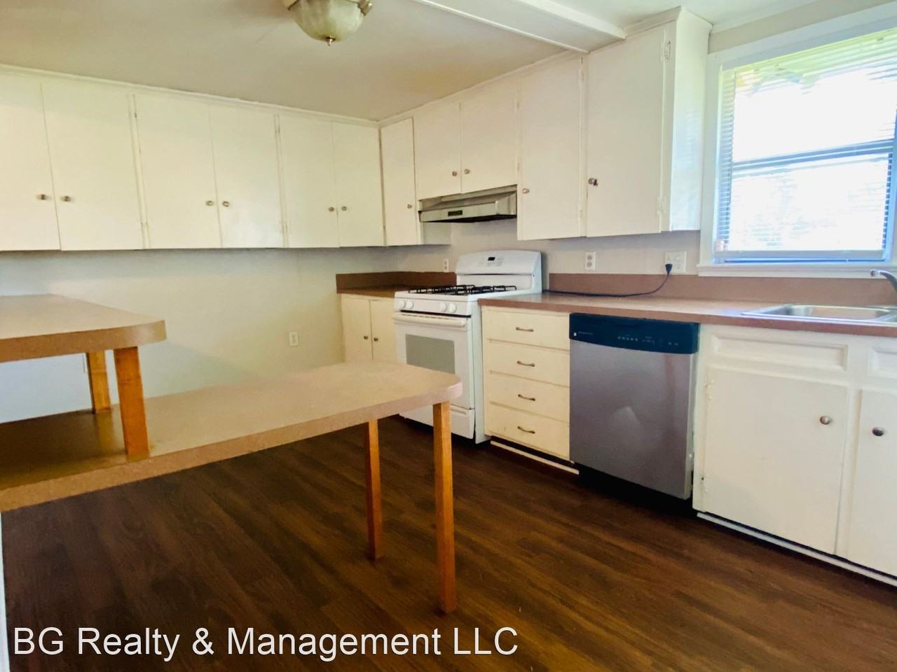 406 D Arceneaux Rd - Photo 2 of 11