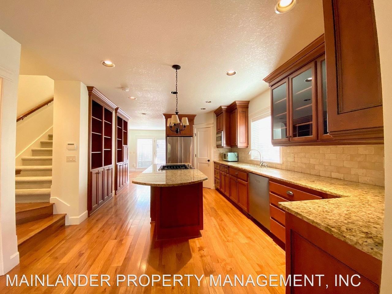 331 6th St - Photo 3 of 27