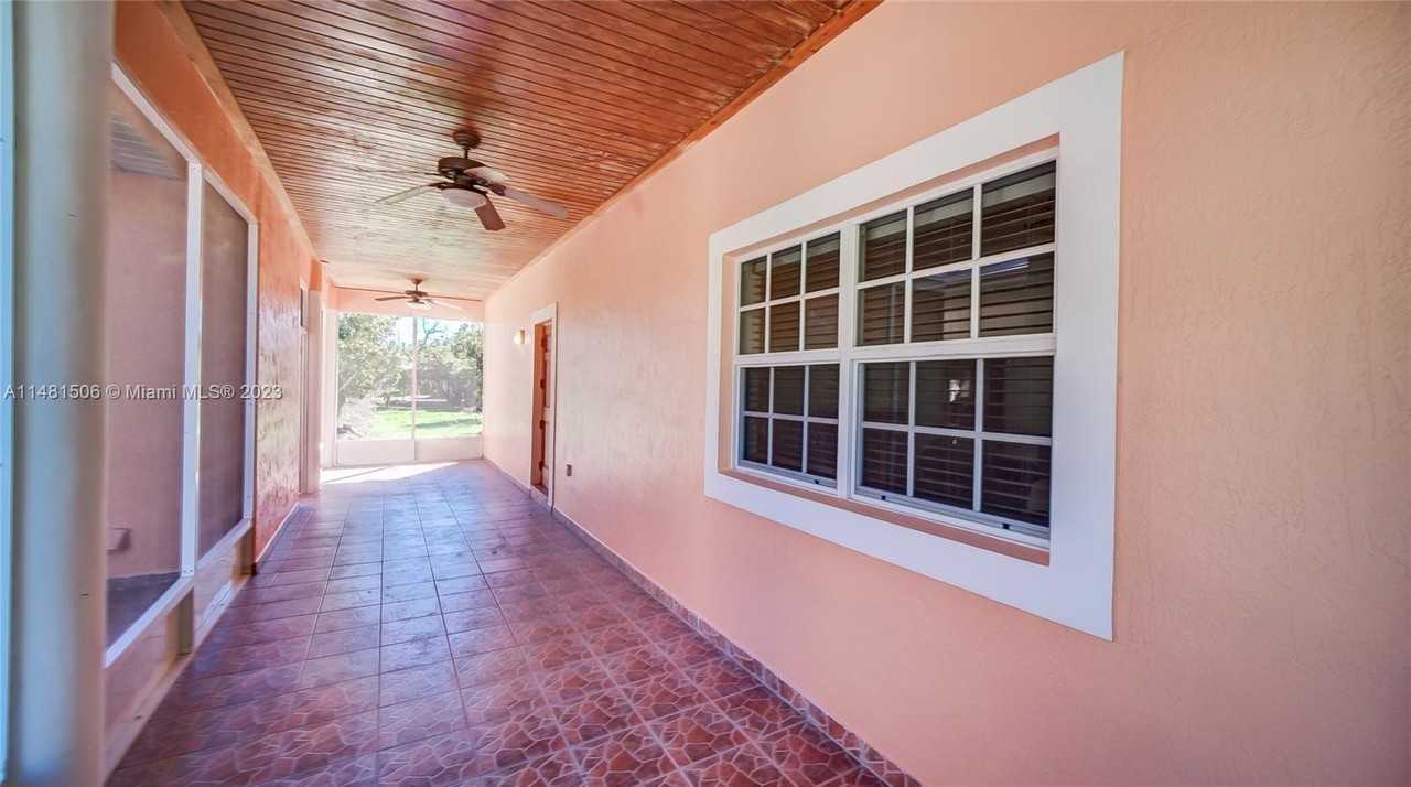20400 Sw 328th St - Photo 3 of 8