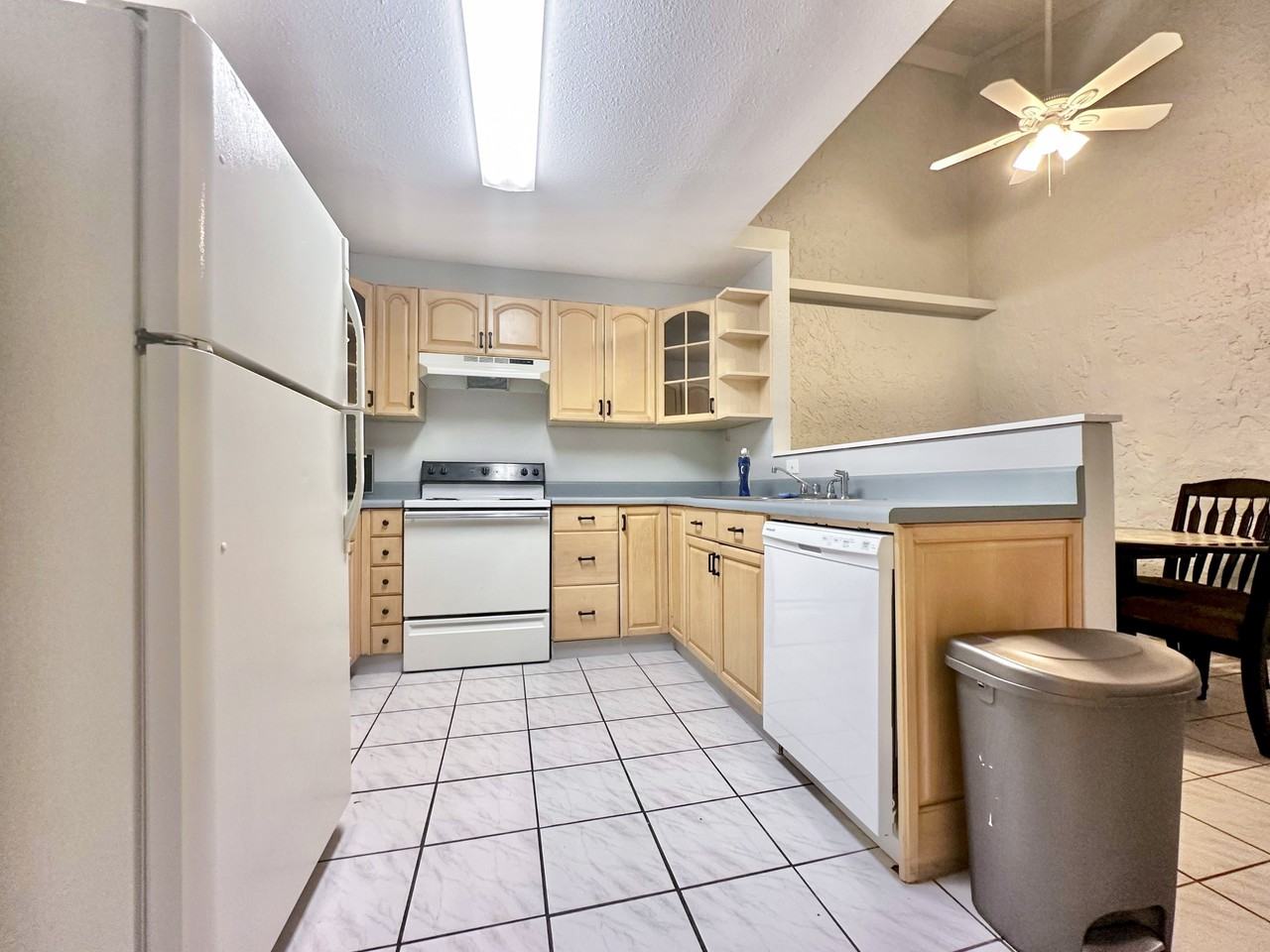 Dover Dr - Photo 3 of 11