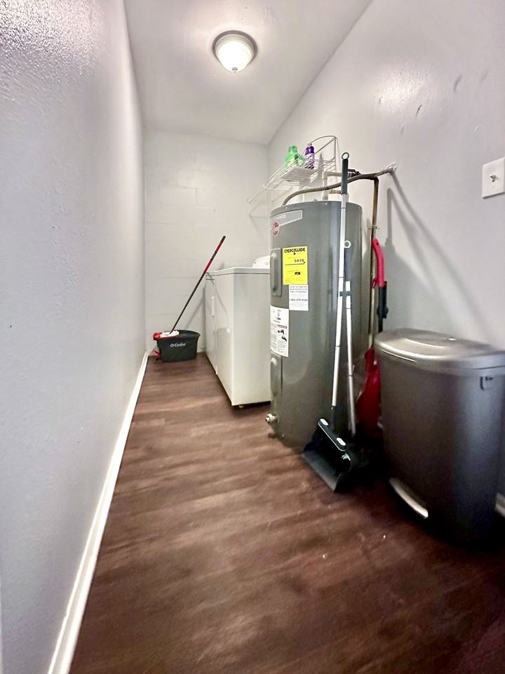 Dover Dr - Photo 6 of 15