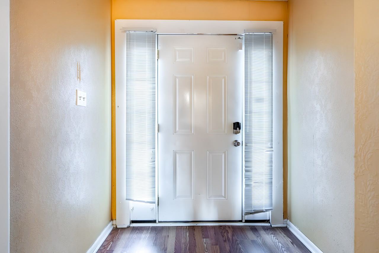 Rockcrest Ct - Photo 3 of 22