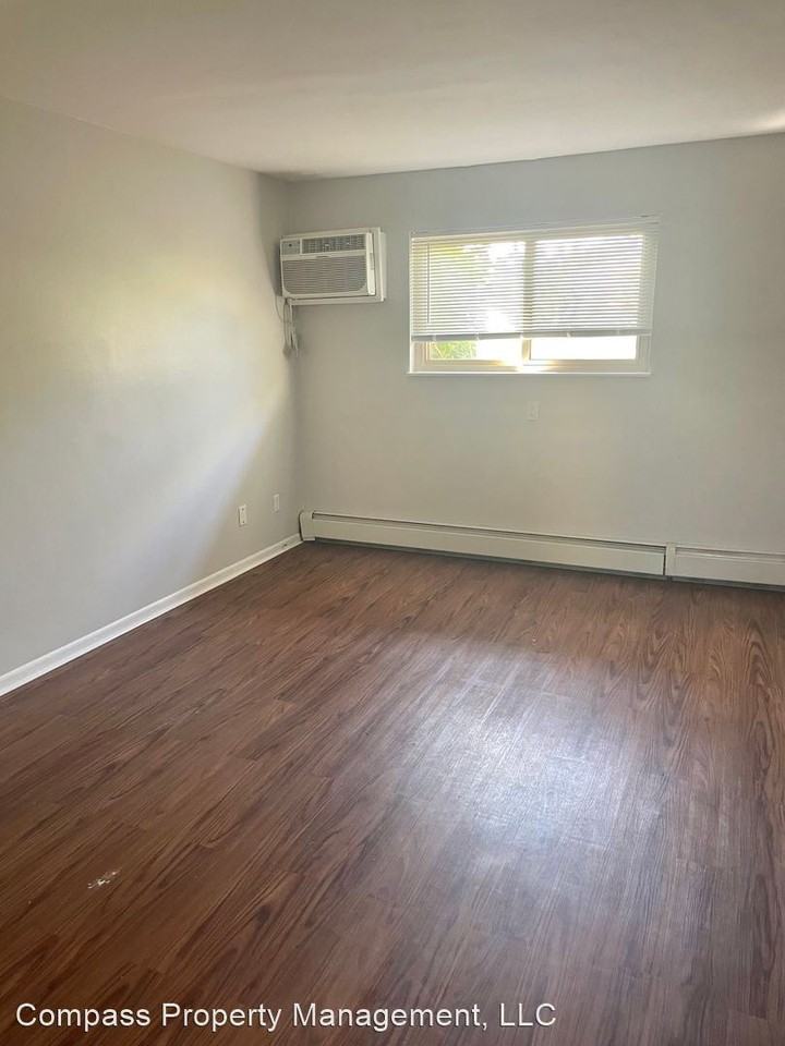 1720 Porter St SW - Photo 2 of 11
