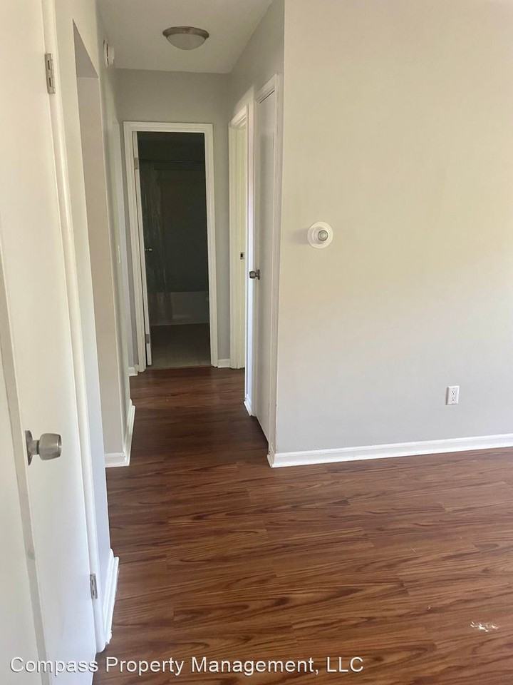 1720 Porter St SW - Photo 3 of 11