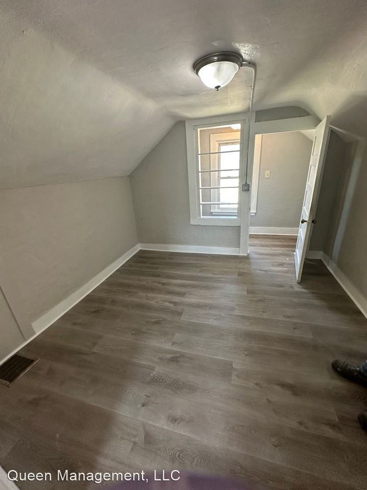 87 Oak Grove Ave - Photo 3 of 16