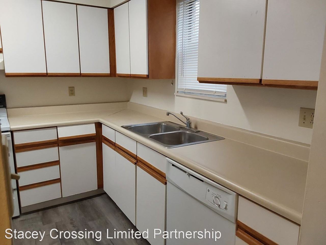 Stacey Crossing Apartments - Photo 3 of 18