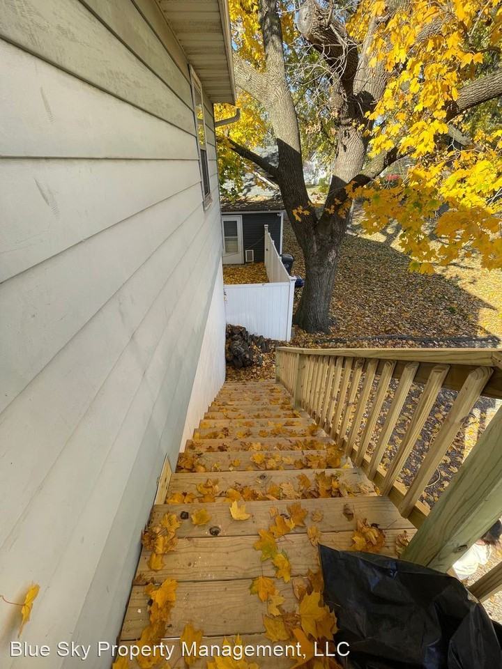 641 Green St - Photo 3 of 11