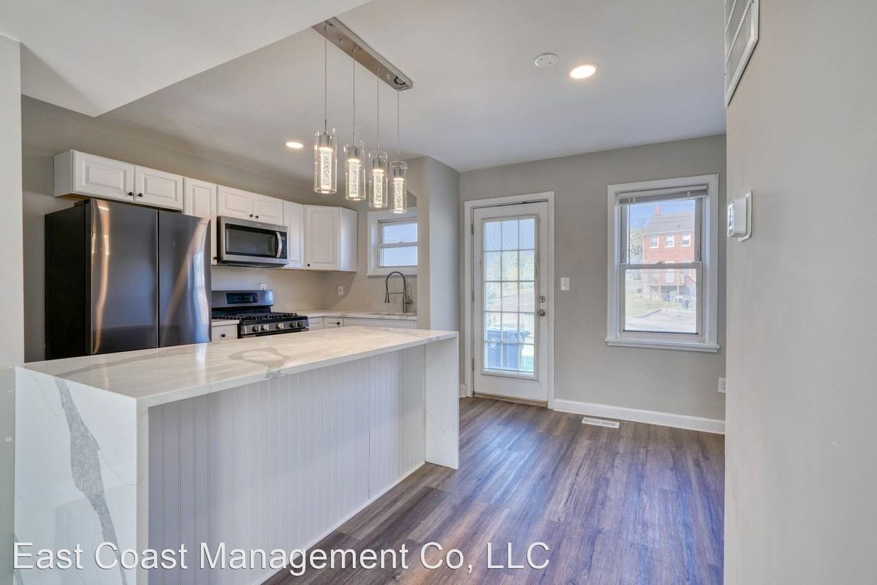 1076 Tunbridge Rd - Photo 2 of 39