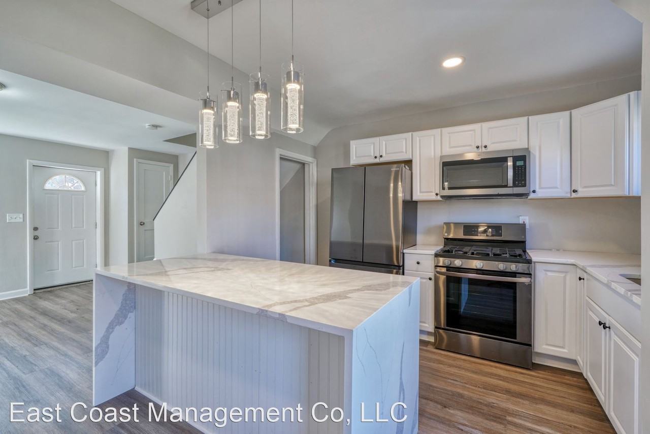 1076 Tunbridge Rd - Photo 3 of 39