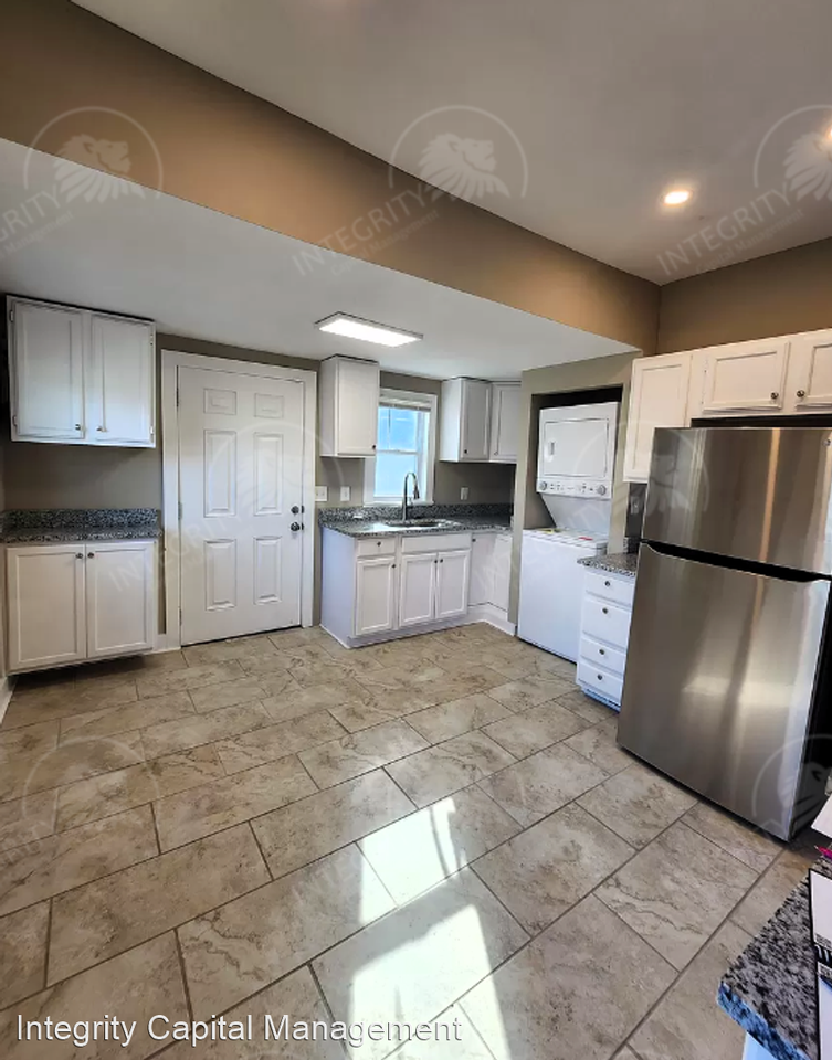 3463 E 7th St - Photo 2 of 4