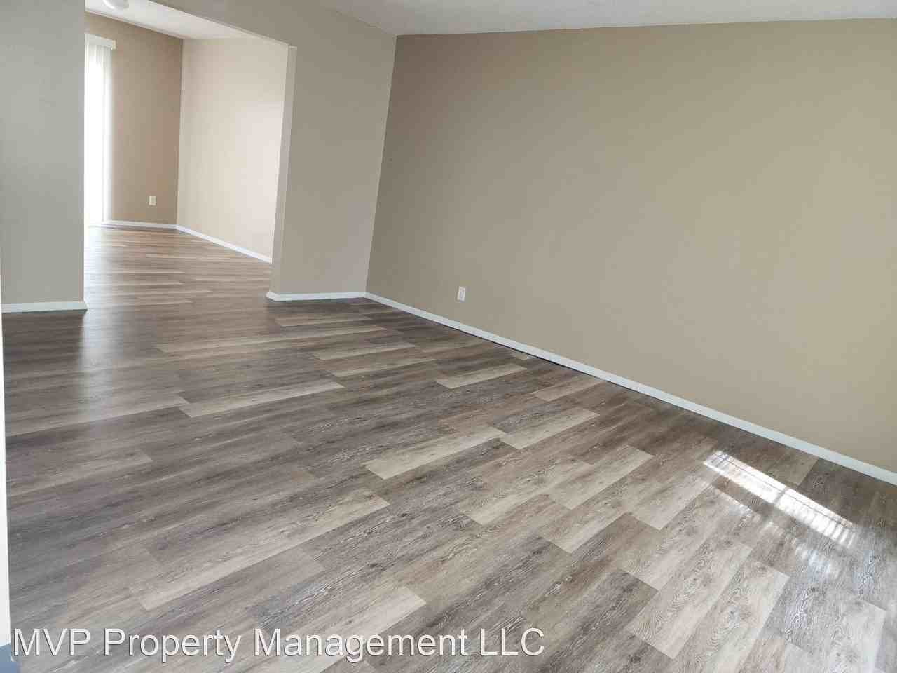 6201 Stornoway Dr N - Photo 3 of 23