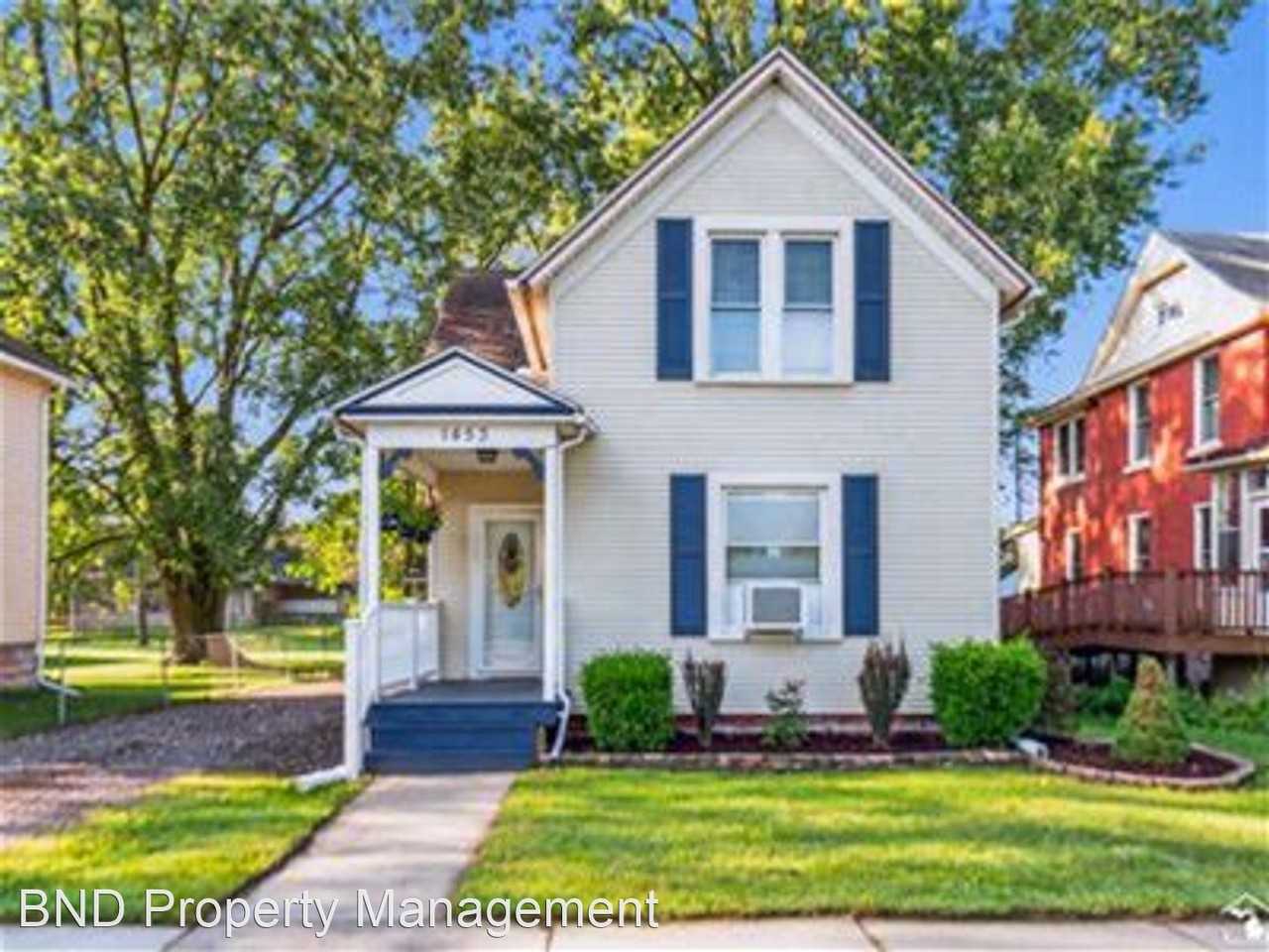 1453 Monroe St - Photo 3 of 4