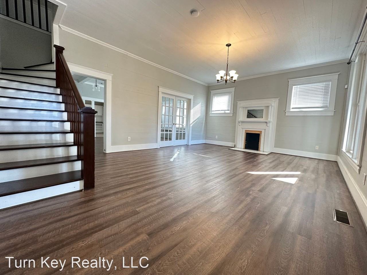 734 Lucas St - Photo 2 of 38