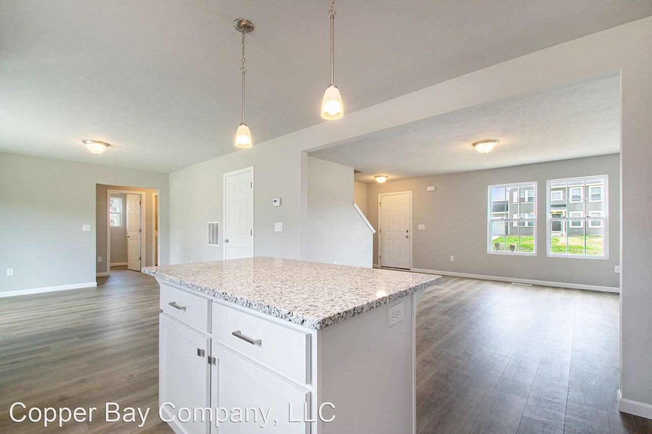 809 Red Robin Dr - Photo 3 of 26