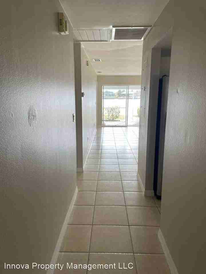 1156 SW 43rd St - Photo 2 of 11