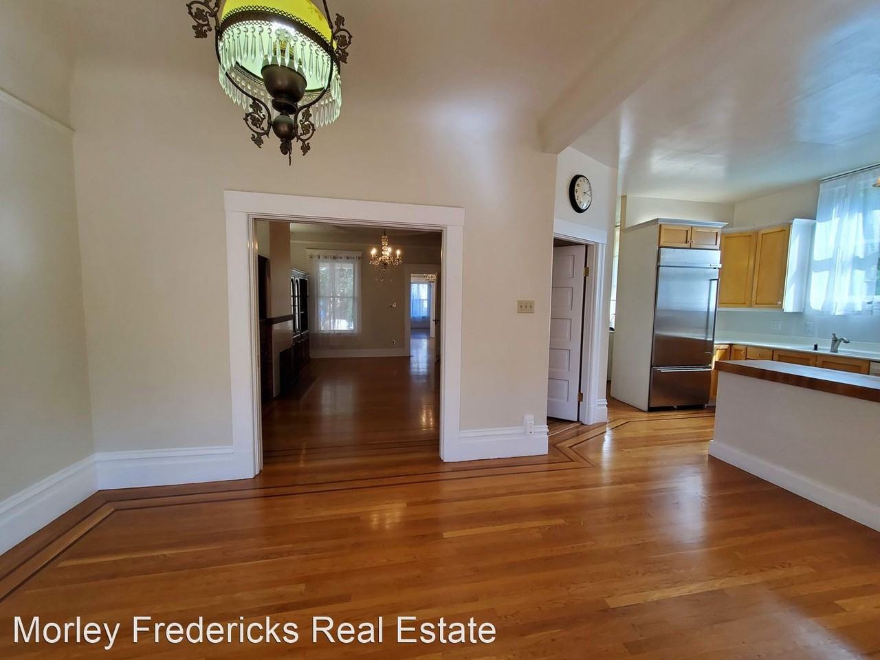 252 Diamond St - Photo 3 of 32