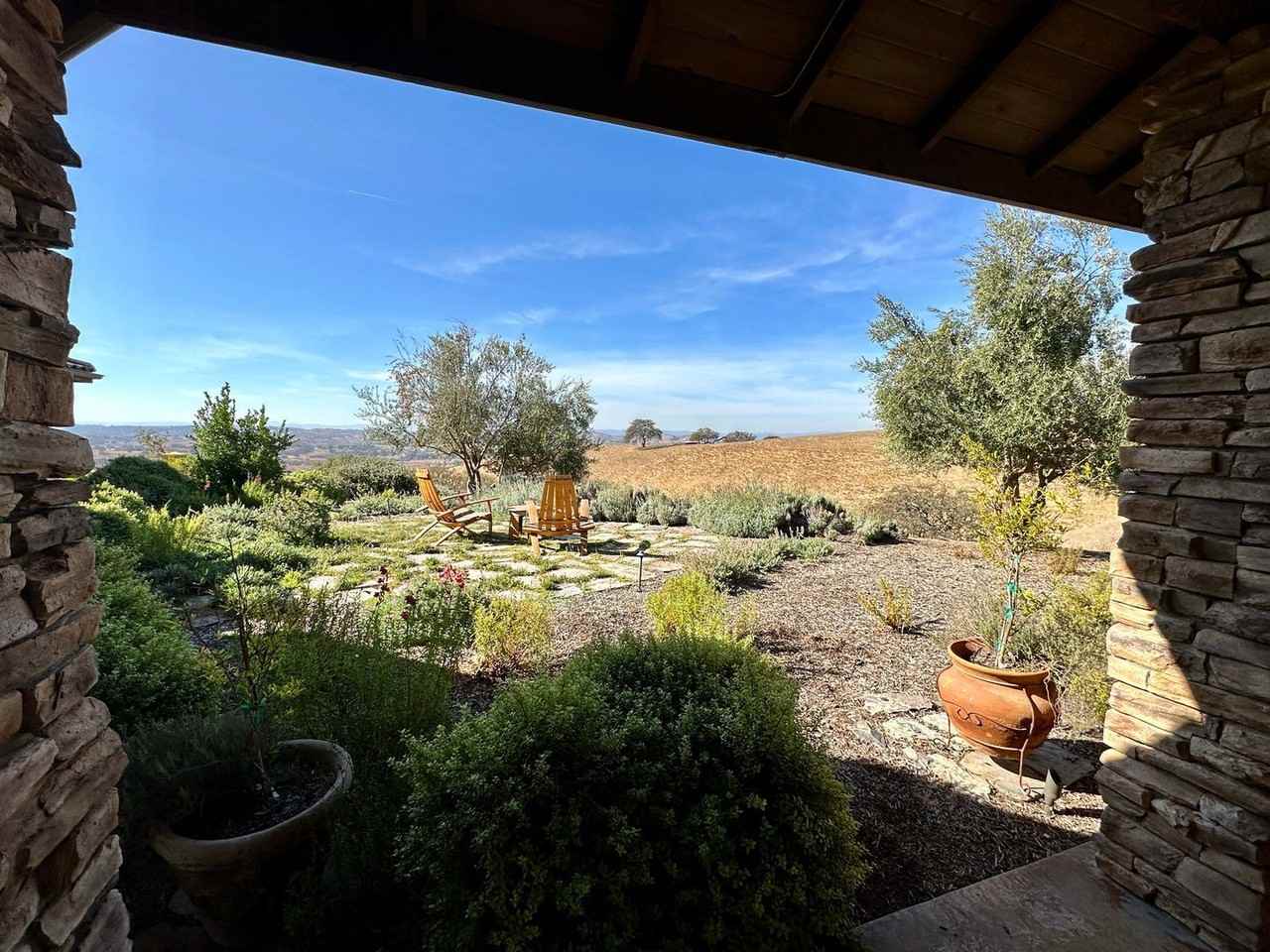 2626 Summer Ranch Rd #B - Photo 3 of 11