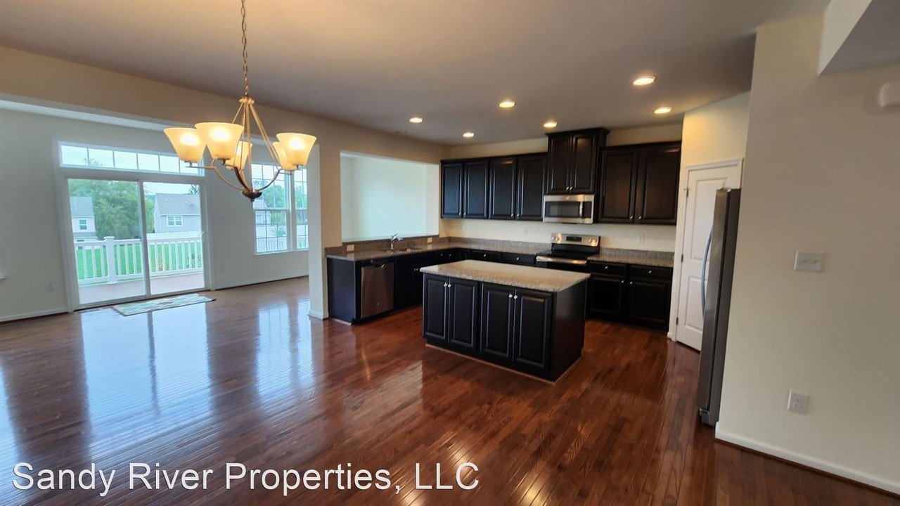 730 Stonehouse Way - Photo 2 of 28