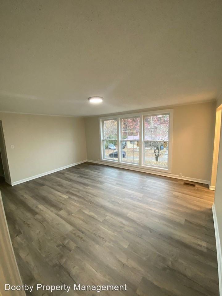 936 Ely Rd - Photo 3 of 18