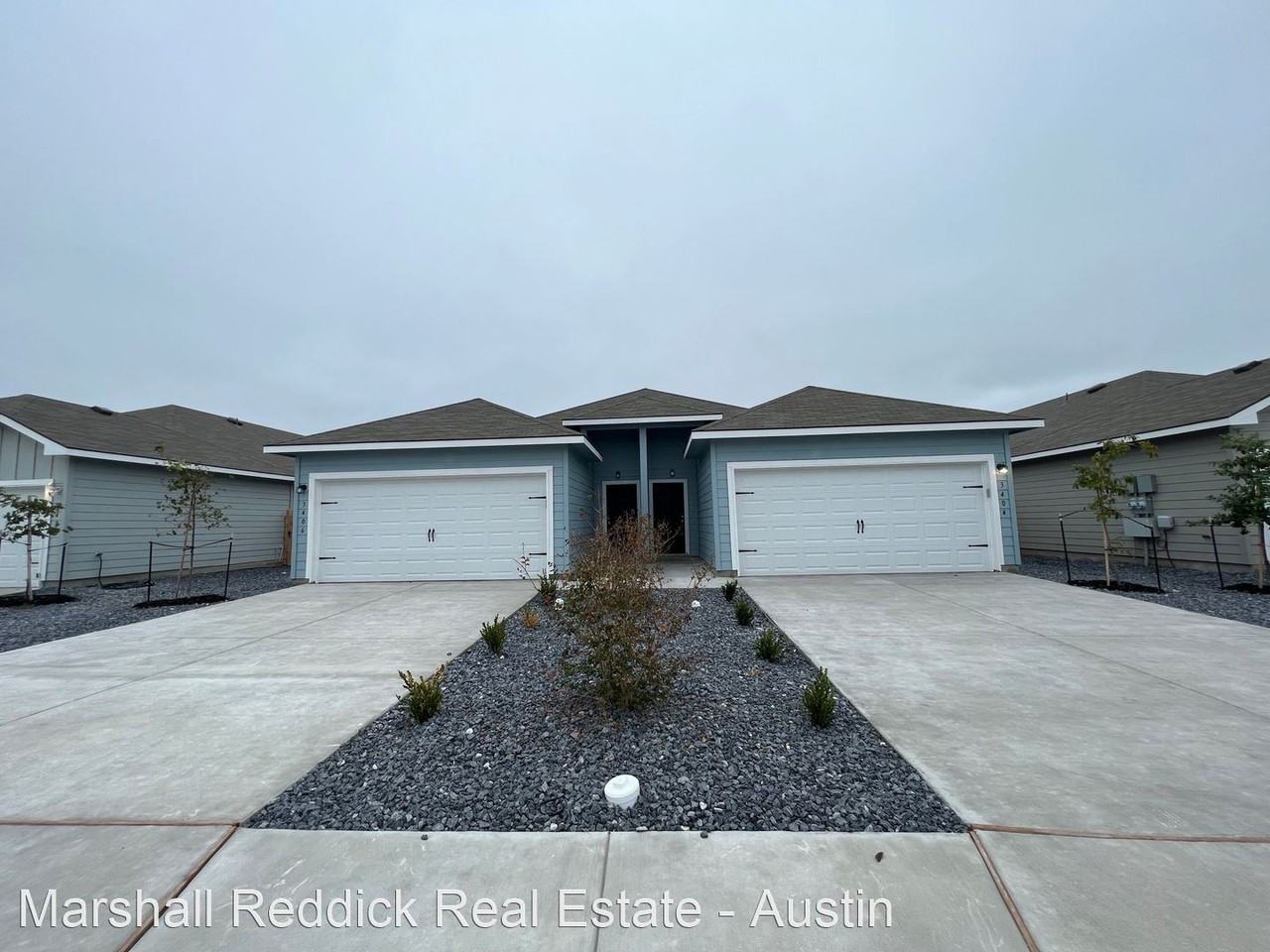 Luxury 3/2 Duplex in Seguin, Texas - Photo 2 of 24