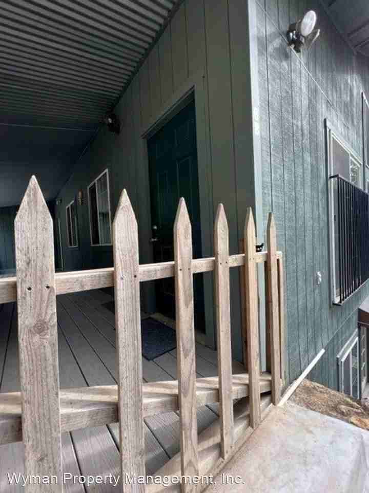 672 Anderson - 700 Keyes - Photo 3 of 16