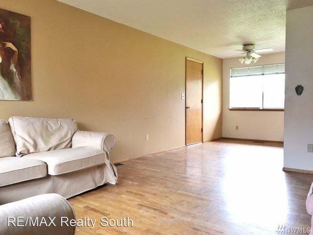 1521 Kirkland Ave Ne - Photo 3 of 10