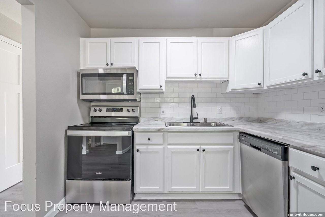 2025 - 2035 Evans St. - Photo 2 of 40