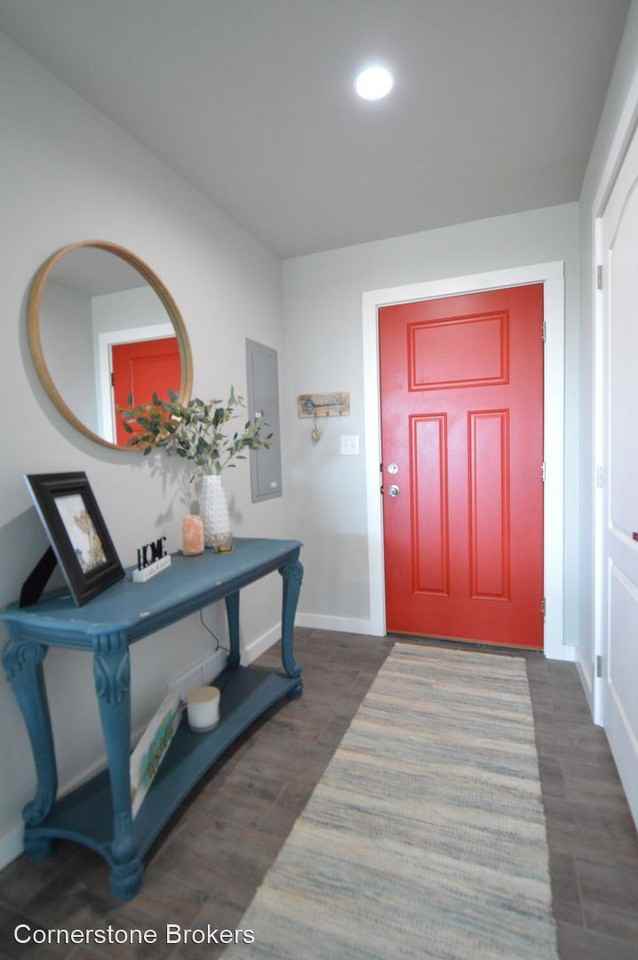 203 Omnia Street - Photo 2 of 25