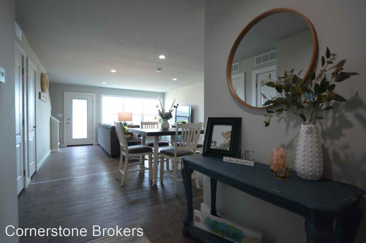 203 Omnia Street - Photo 3 of 25