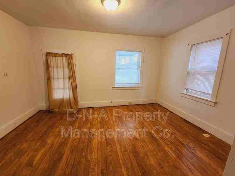 80 Lenox Ave - Photo 2 of 9