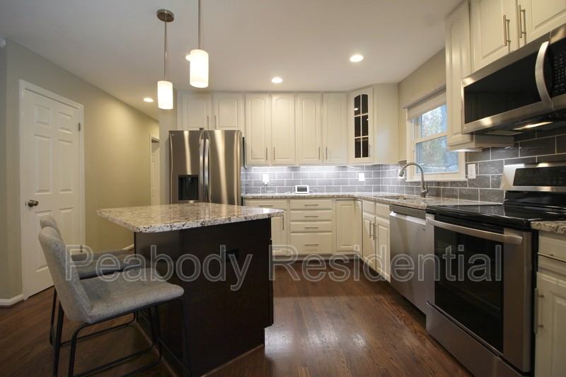 4500 Lantern Pl - Photo 7 of 30