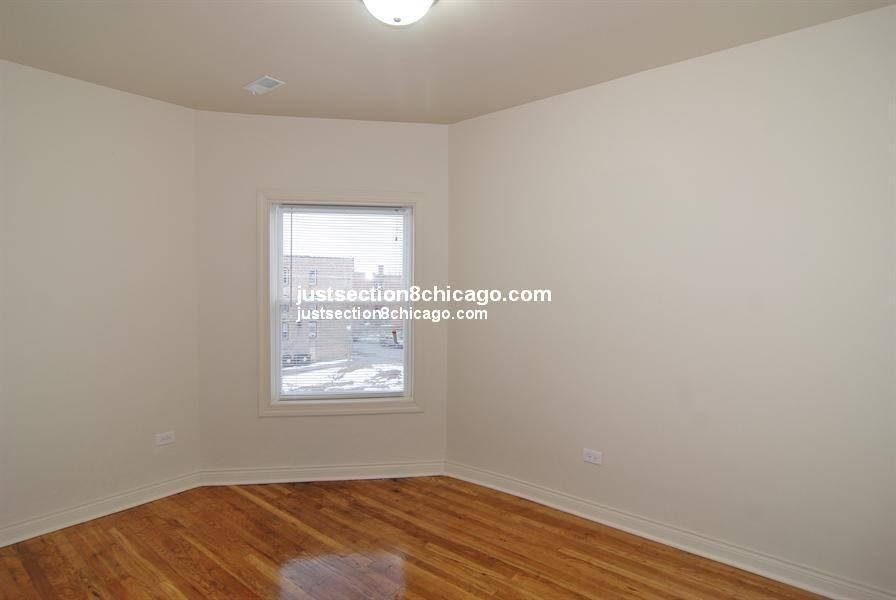 1422 S KOLIN #2 - Photo 3 of 6