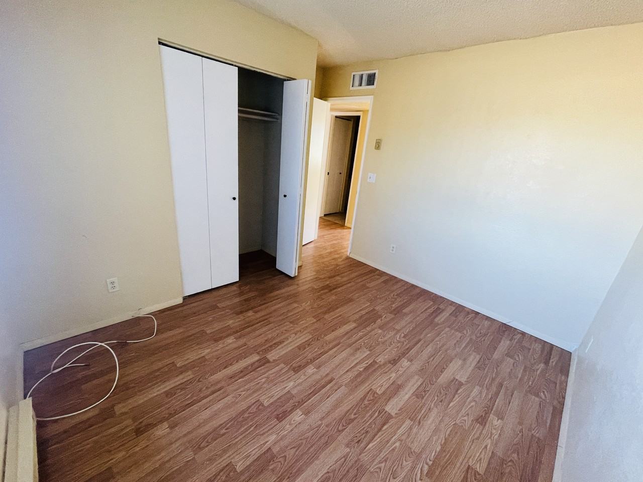 330 E Corona Rd - Photo 2 of 20