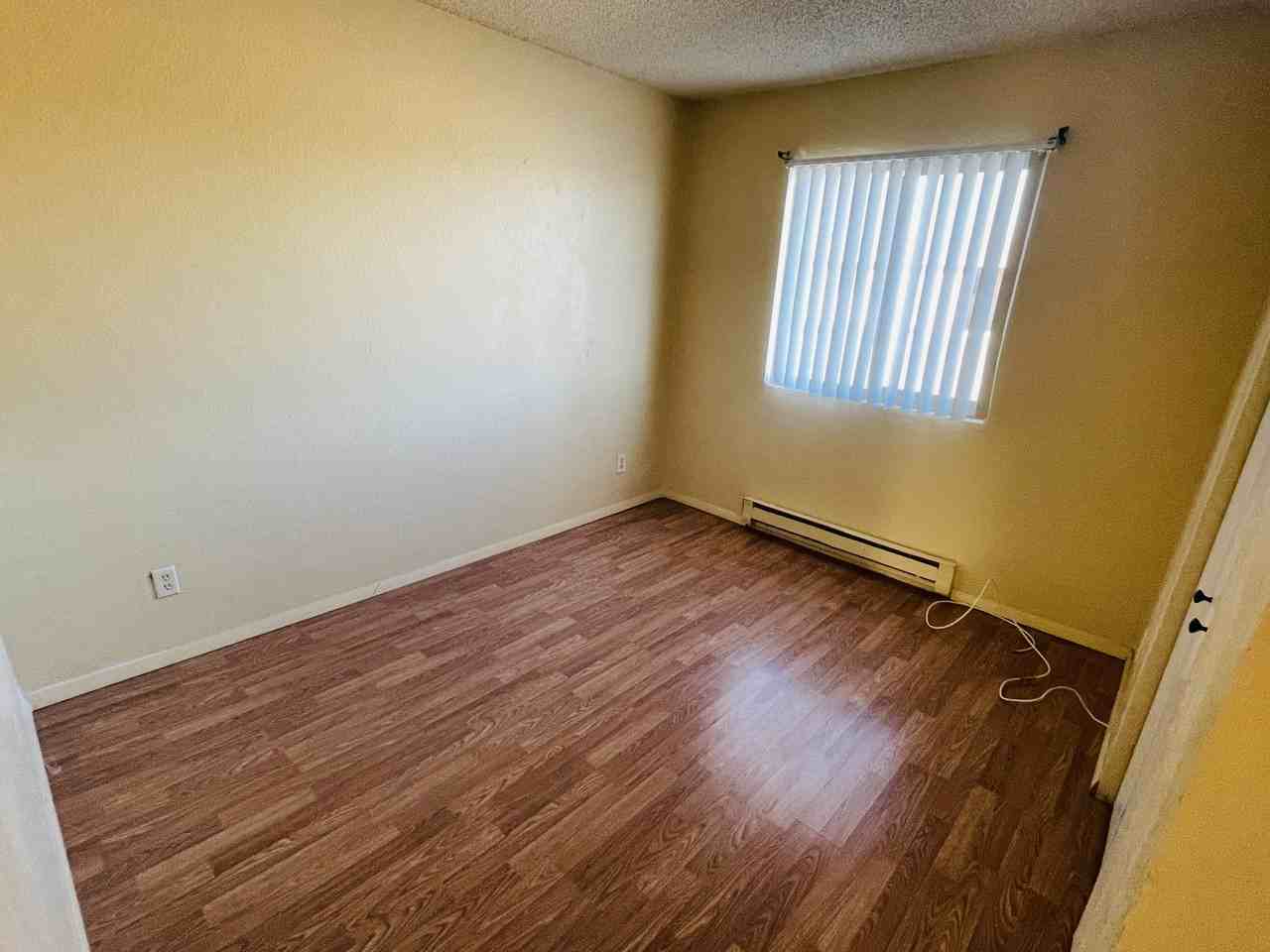 330 E Corona Rd - Photo 3 of 20