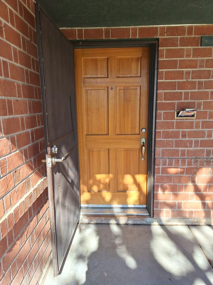 808 W Earll Dr - Photo 2 of 20