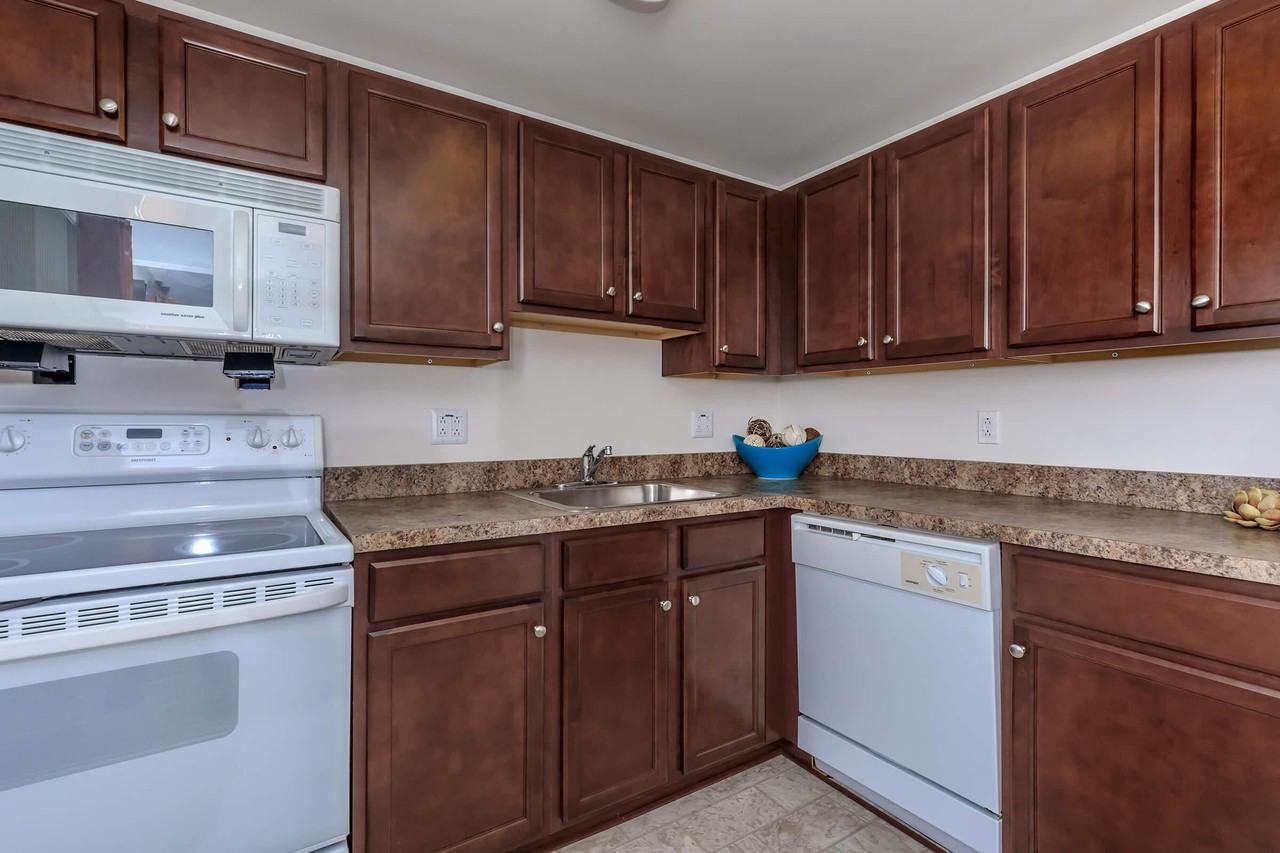 Greystone Apartments & Townhomes - Photo 4 of 50