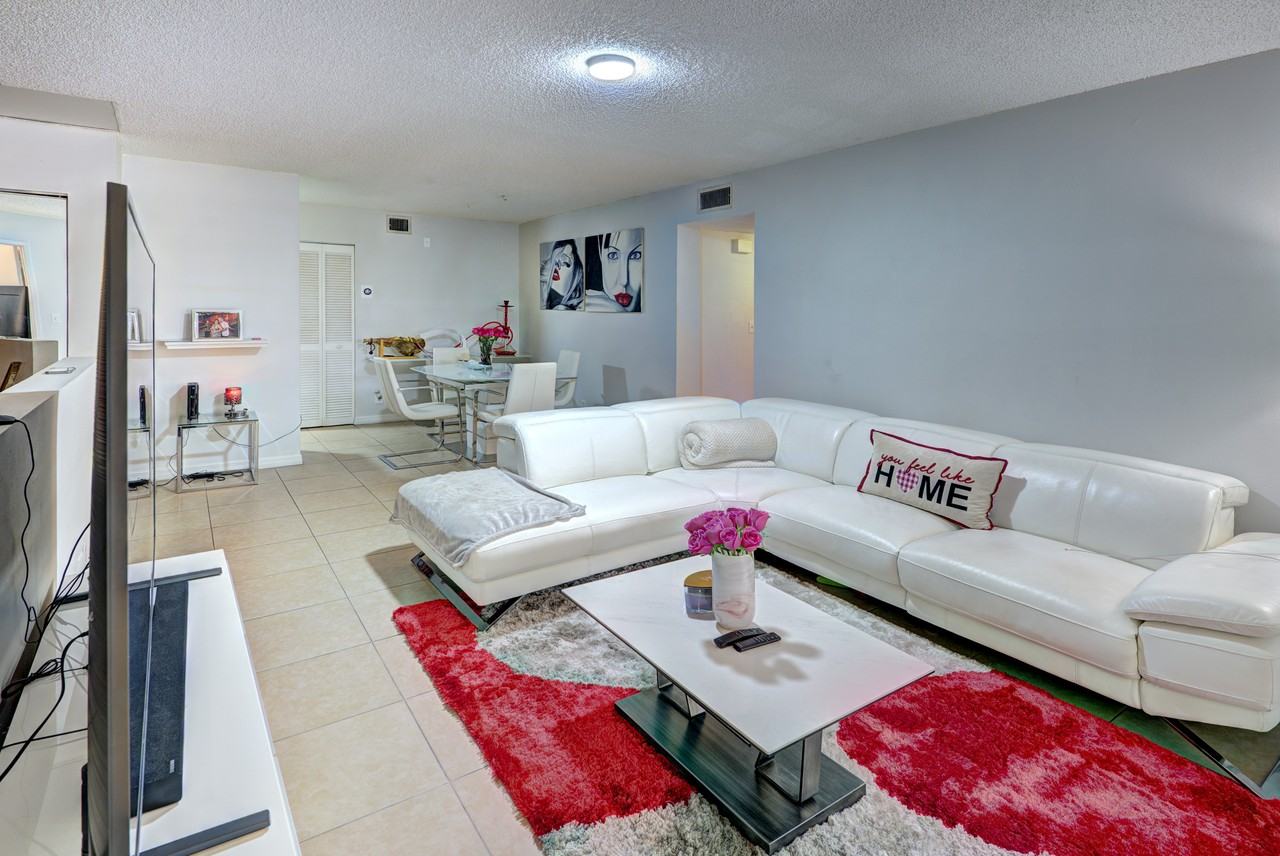 304 Gardens Drive - Photo 6 of 17