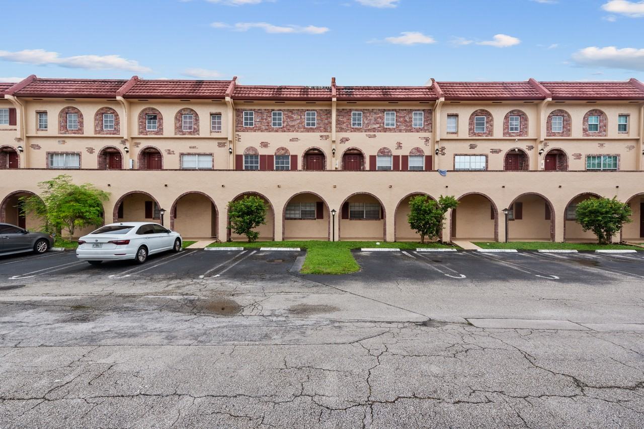 3050 Riverside Drive - Photo 5 of 8